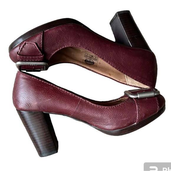 Fossil Maddox Burgundy Leather Stacked Heel Buckle Pumps Sz 7.5 Y2K Vintage - Picture 5 of 12